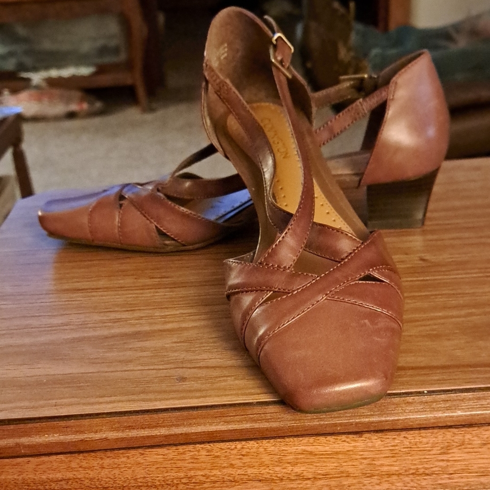 Brown Strappy Women's Shoes  Covington, size 7M 1.25 inch heel